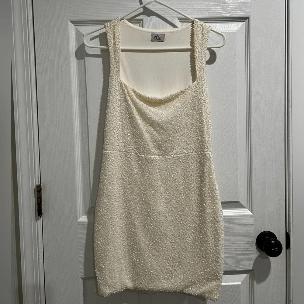 Oh Polly ALSACE
Embellished Square Neck Mini Dress in White - Picture 3 of 3